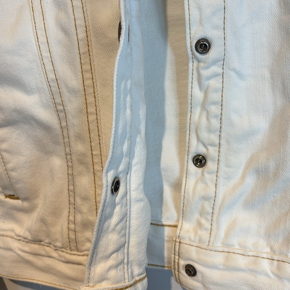 Vintage Levi’s EASY RIDER white denim jacket 100% cotton snap front size medium - Picture 5 of 12